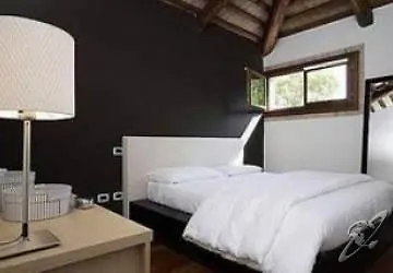 Villa Moro Lin Design Apartments Mestre 3*,  İtalya